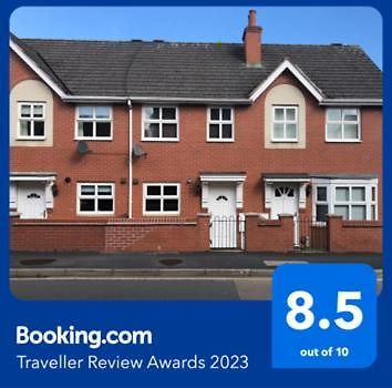 House Number 4 Sleeps Up To 4 With Smart Tvs In Every Room Wellington  Eksteriør bilde