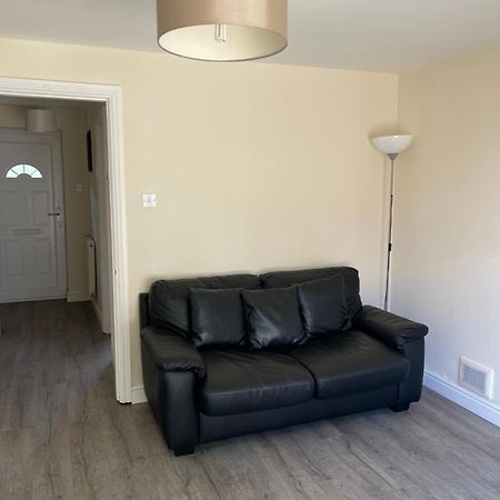 House Number 4 Sleeps Up To 4 With Smart Tvs In Every Room Wellington  Eksteriør bilde