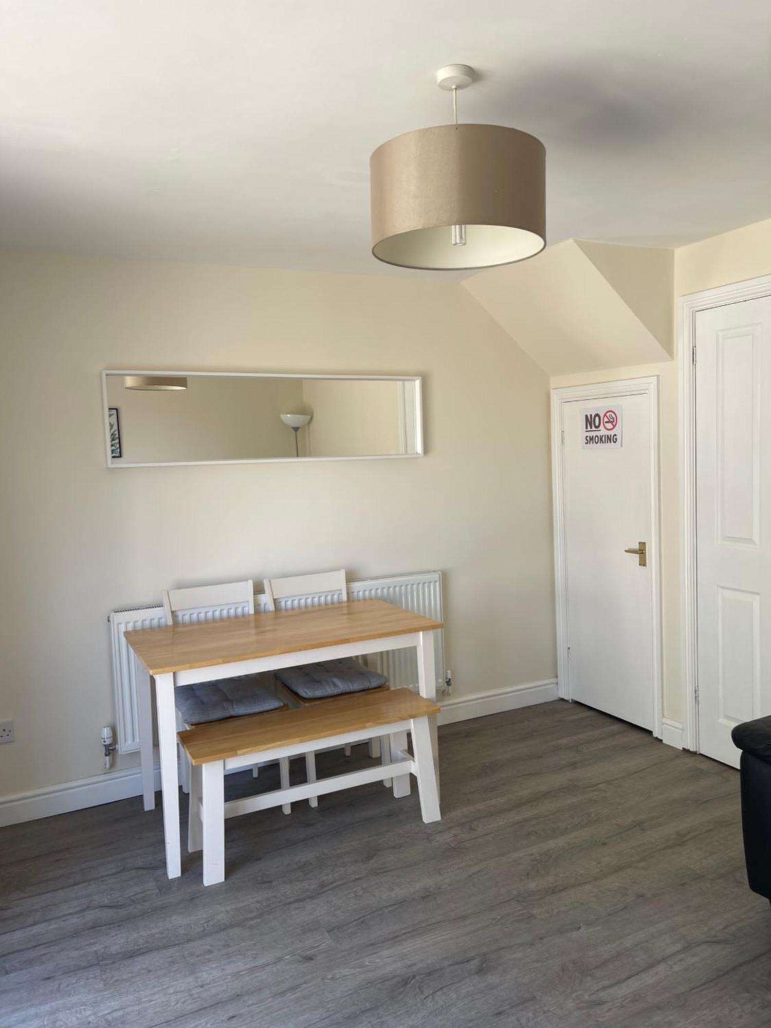 House Number 4 Sleeps Up To 4 With Smart Tvs In Every Room Wellington  Eksteriør bilde