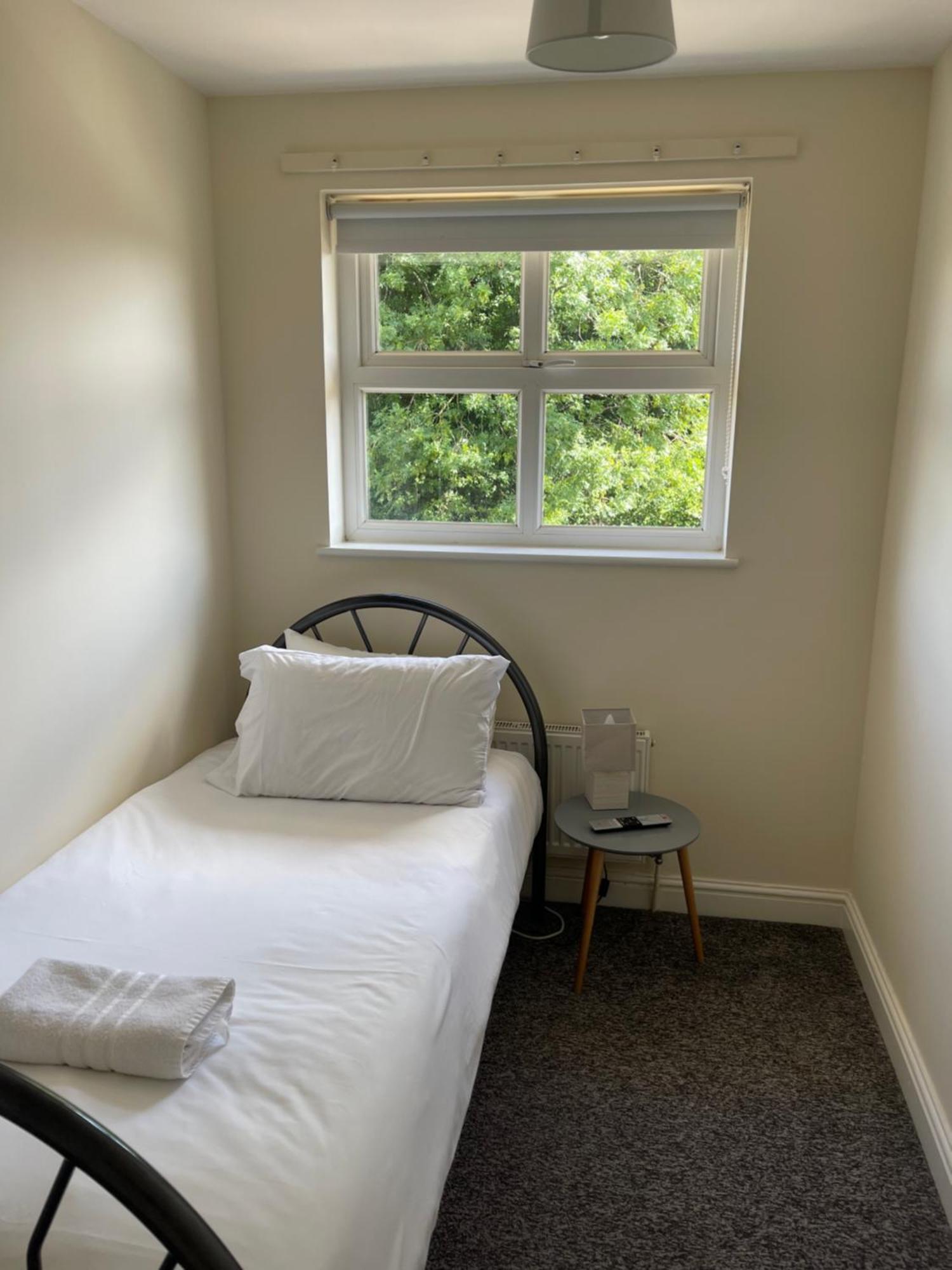 House Number 4 Sleeps Up To 4 With Smart Tvs In Every Room Wellington  Eksteriør bilde